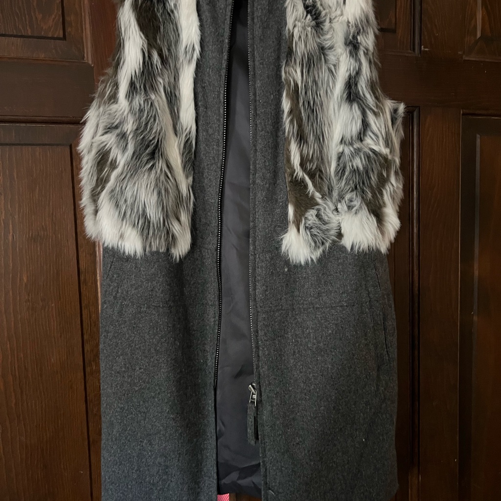 Wool Vest With Furs Grey And White With Zipper